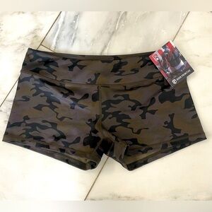 NWT Born Primitive 3” camo short gym exercise workout lounge compression size XL